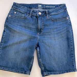 Lee Riders Bermuda Shorts Women’s Size Medium Blue Denim Midrise